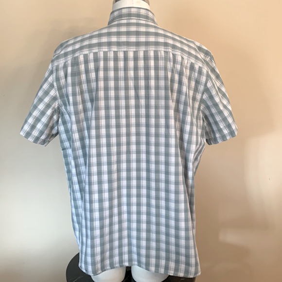 Carhartt Mens 2XL short sleeve plaid button shirt - Picture 3 of 10